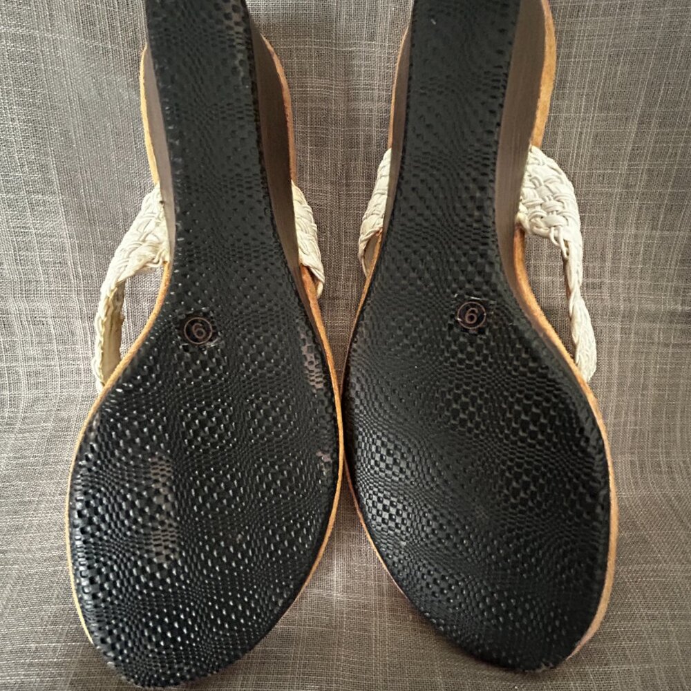 Sandals - Picture 4 of 5